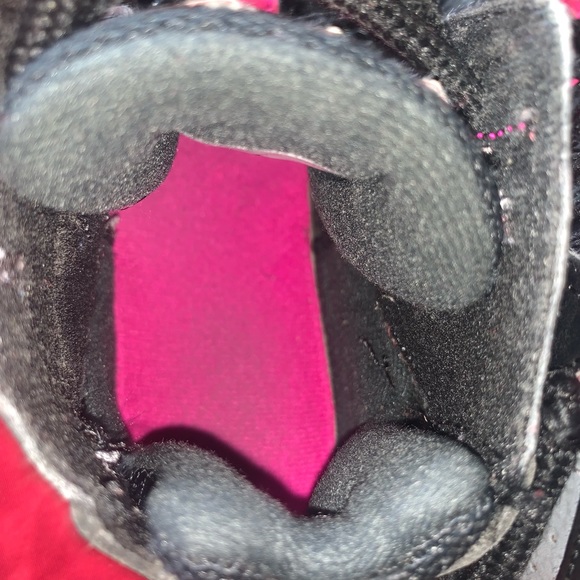 SOLD‼️Black and pink Jordan fights - Picture 6 of 6